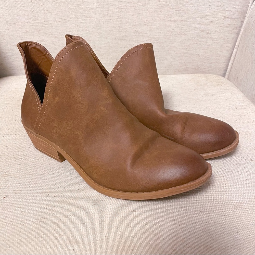 Universal Thread Ankle Booties